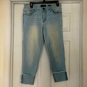 1822 Denim Taylor light wash cuffed capri jean